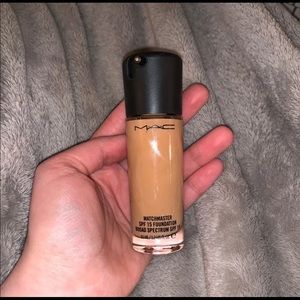 Mac Matchmaster Foundation Shade 5.0